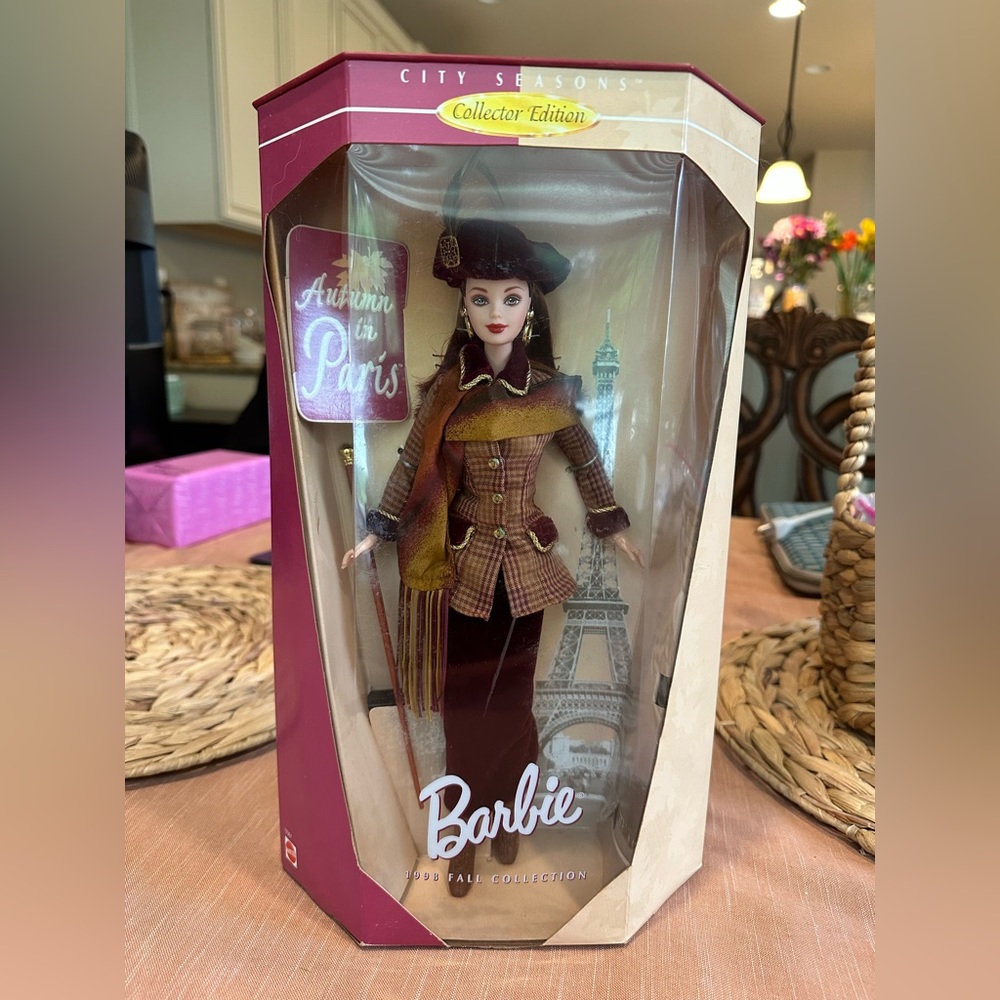 Autumn in Paris 1998 Fall Barbie Doll, City Seasons COLLECTOR EDITION